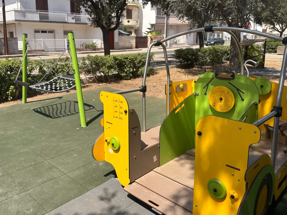 carmine calisi realizzazione parco giochi comune di manduria 5